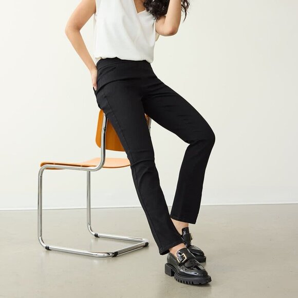 NWT Reitmans Straight-Leg Mid-Rise Jean The Comfort 32 Tall - Picture 1 of 16